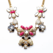 女人飾界 酒紅色花朵吊墜鑲寶石項鏈，歐美時尚飾品直銷精選